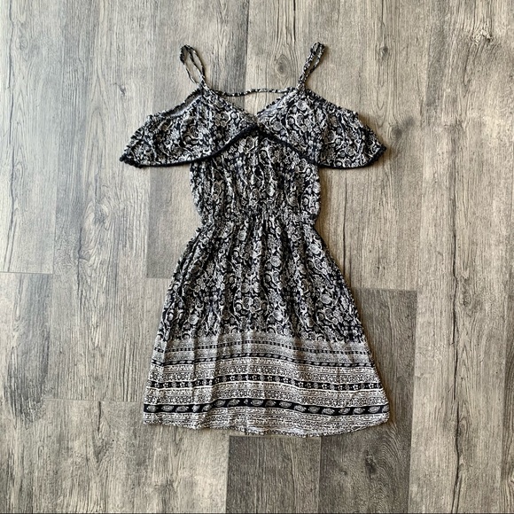 Black and white summer dress by Xhilaration - Juniors Size Small - Picture 9 of 10